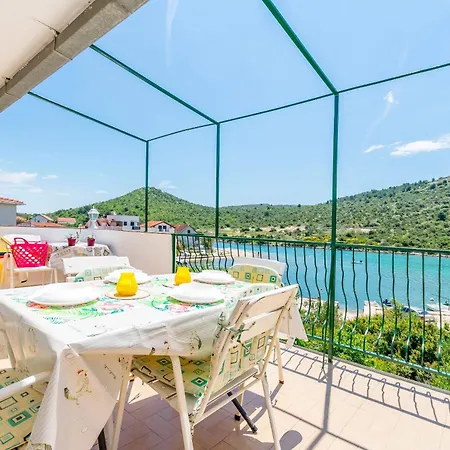 Garden By The Sea *