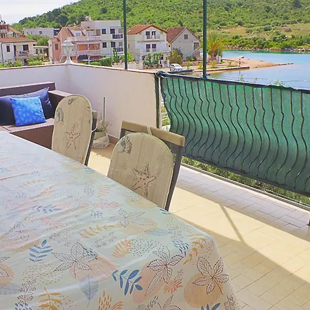 Daire Garden By The Sea Rogoznica (Sibenik-Knin)