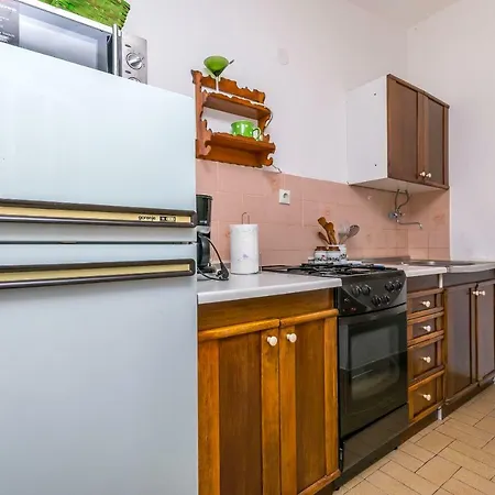 Garden By The Sea Apartment