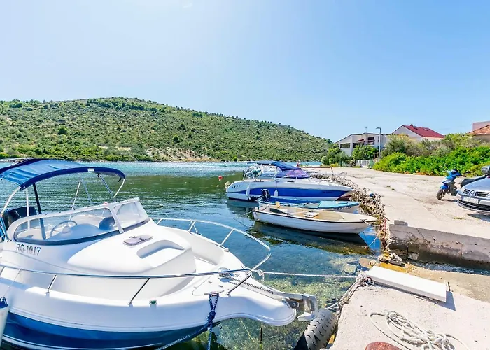 Garden By The Sea * Rogoznica (Sibenik-Knin)